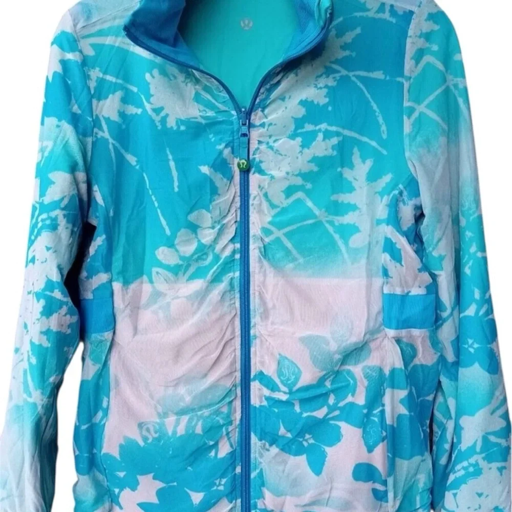 lululemon athletica four way